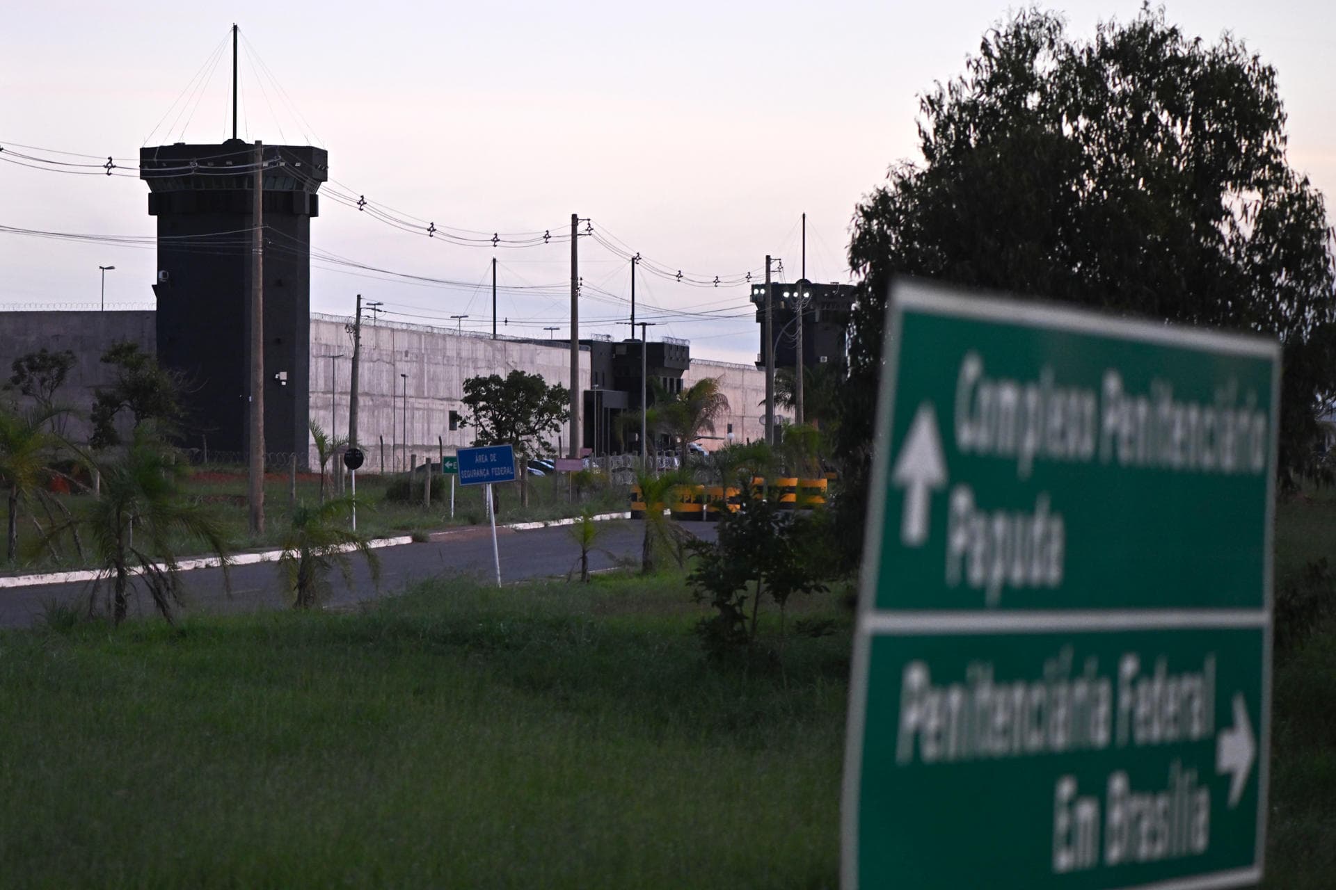 Justicia brasileña traslada al golpista Bolsonaro a prisión