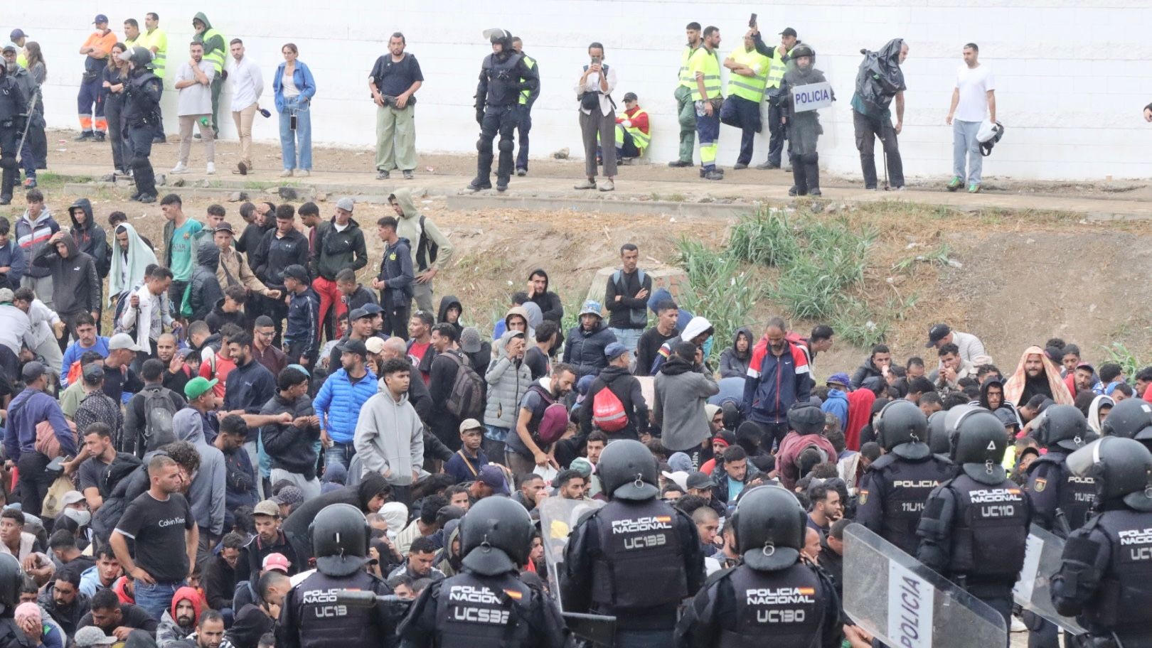 Ceuta: El Imperio Expulsa a los Migrantes Mientras España Baila al Son de Bruselas
