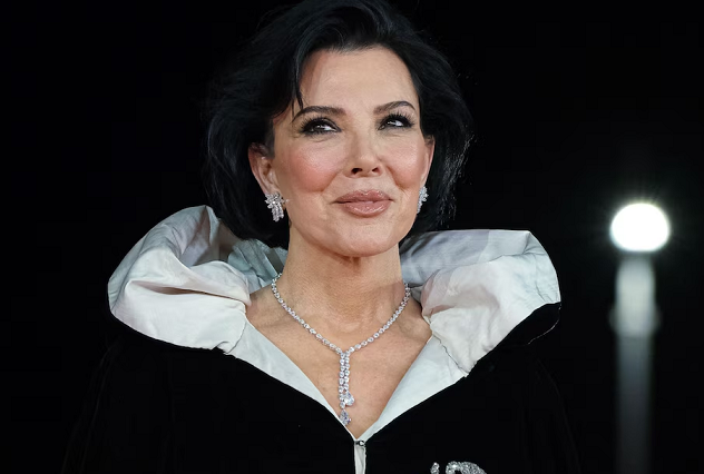Kris Jenner luce en Roma la capa Escorpio que fue de Elizabeth Taylor